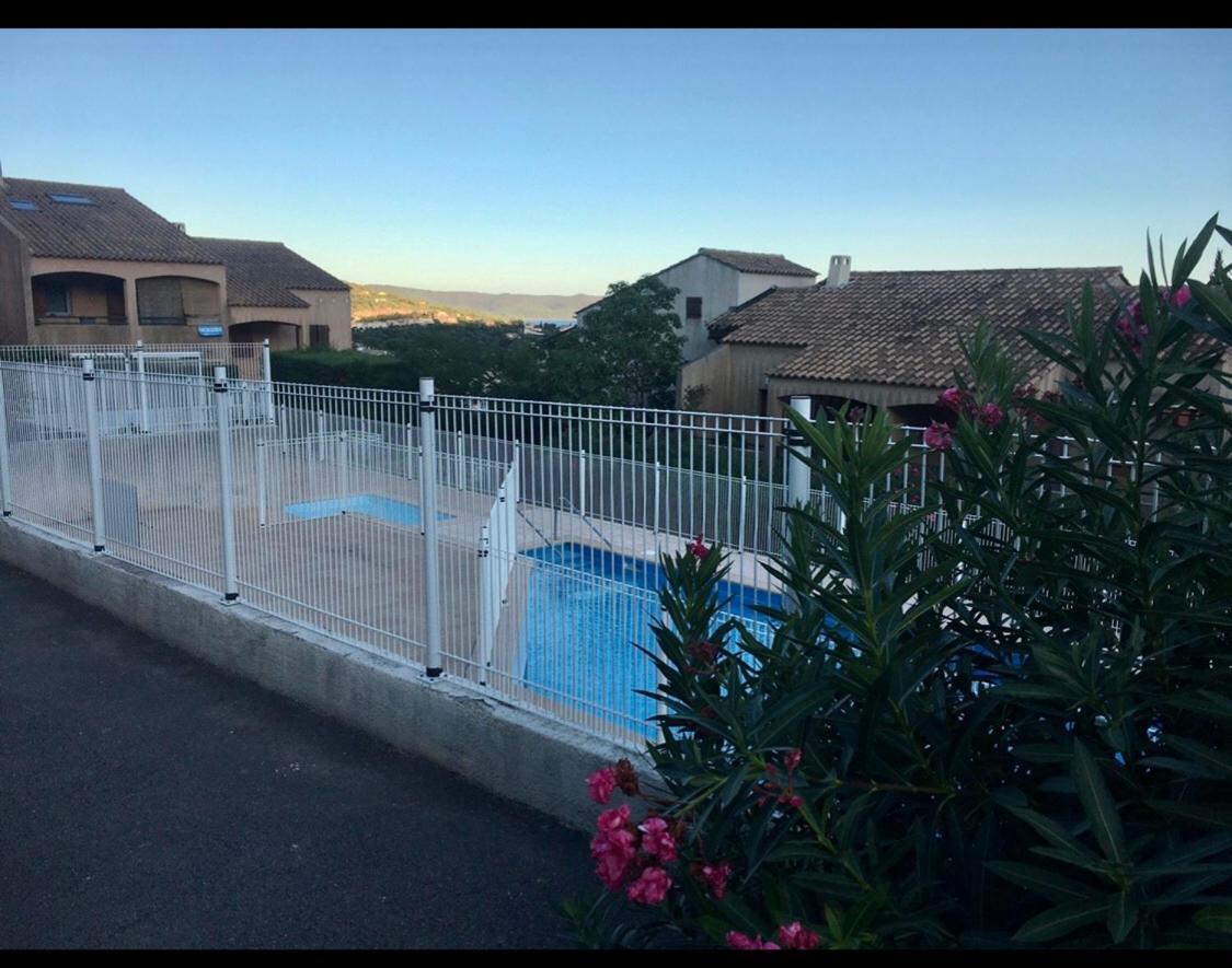 Cavalaire Sea View Cottage: Equipped for 4 with Pool, A/C, Wi-Fi & Bikes Exterior photo